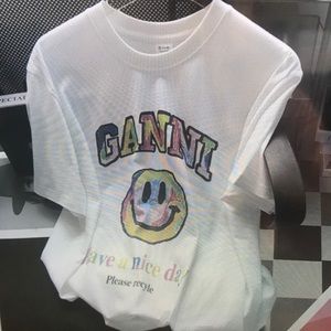 of new season 😛and with original box 🎓the item